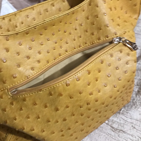 Michael Kors Purse.. - Picture 8 of 8